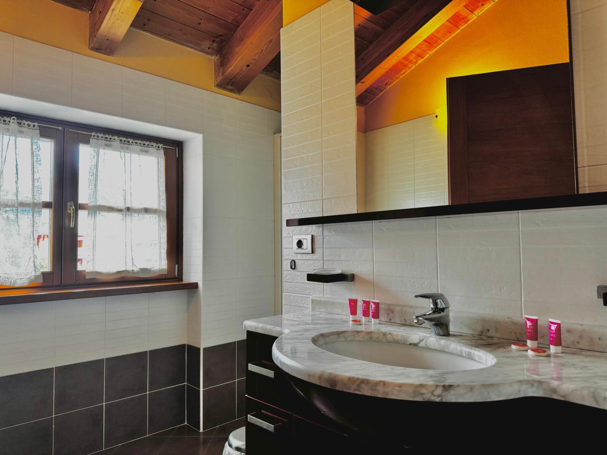 Aparthotel Sweet Spot à Riva del Garda Extérieur photo